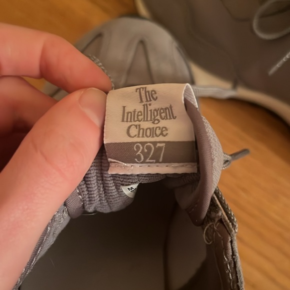 NEW new balance 327 sneakers - Picture 4 of 7